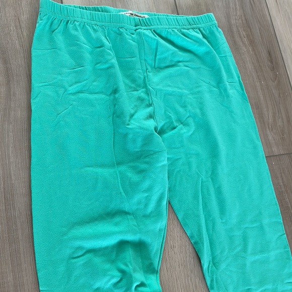 NWOT Adorable Essentials Boutique Girls Size 8 Ruffle Stretch Leggings Green - Picture 3 of 4